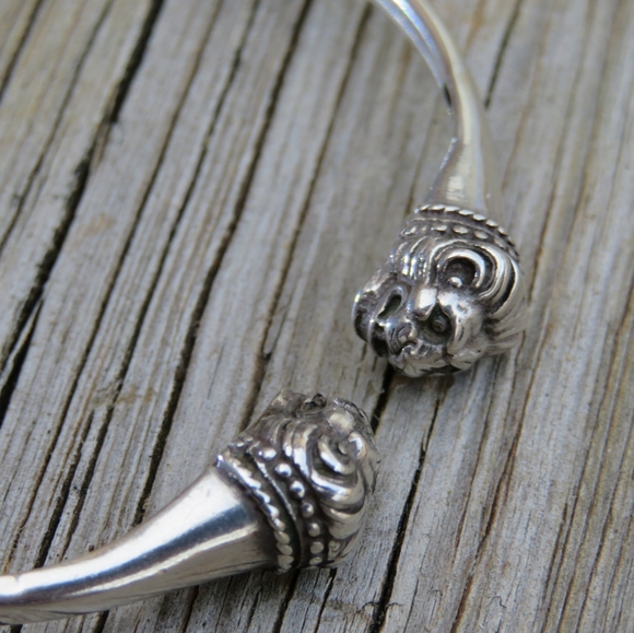 SOLD Vintage 800 Sterling Lion Head Cuff Bracelet - Picture 5 of 7